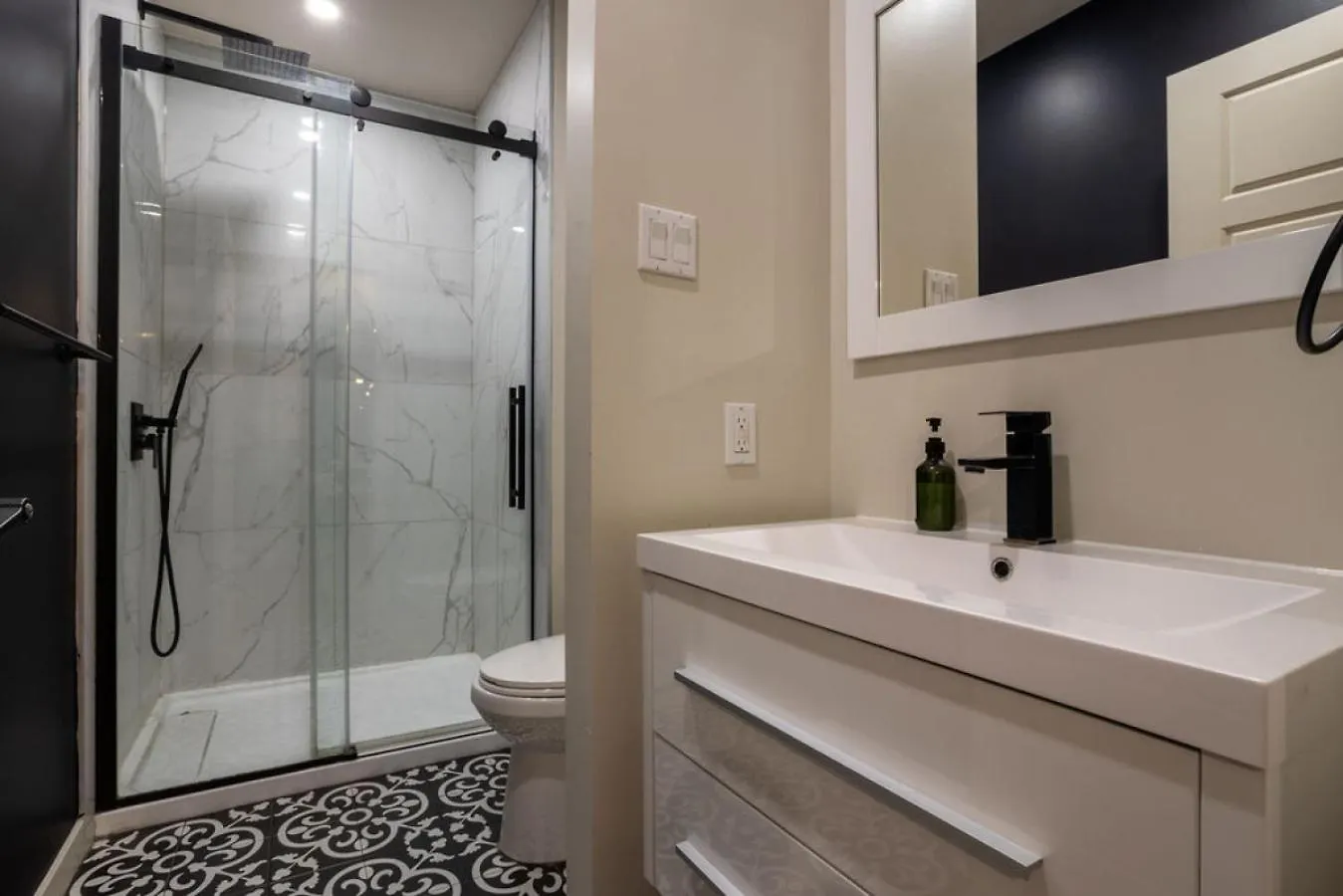 The Urban Haven 4Br In The Heart Of Plateau Mtl Zj5 Apartment Montreal