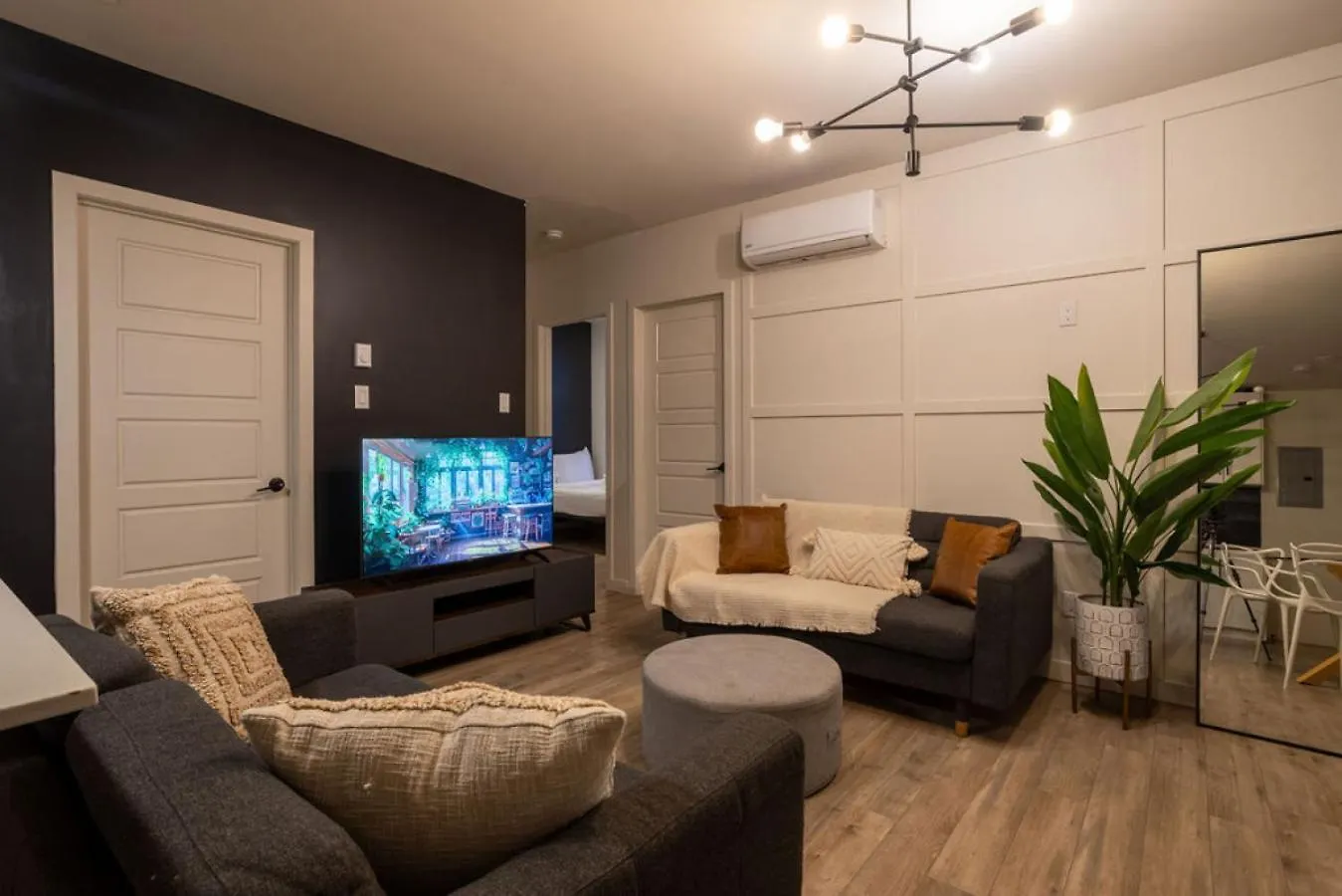 The Urban Haven 4Br In The Heart Of Plateau Mtl Zj5 Apartment Montreal