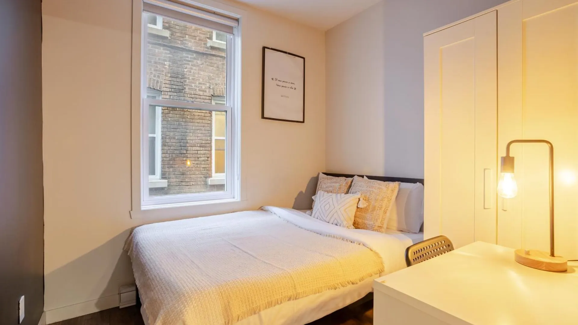 Apartmán The Urban Haven 4Br In The Heart Of Plateau Mtl Montreal 0*,  Kanada